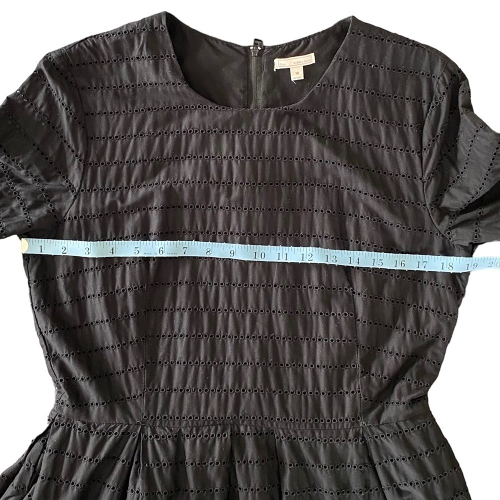 GAP Eyelet Dress Fit & Flare Short Sleeve Round Neck Lined Black Women Size 10 - Picture 12 of 16